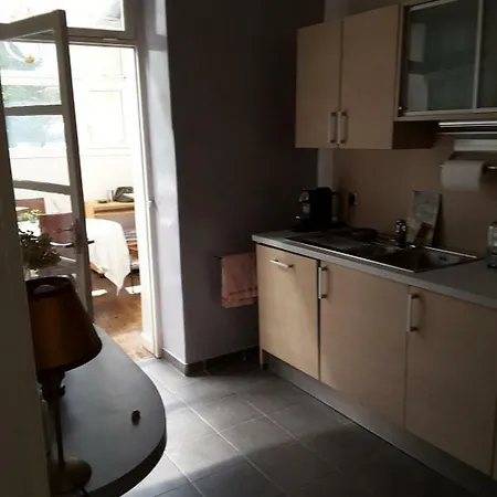 Holiday home Maison Et Jardin Sur La Quai De L'isere *