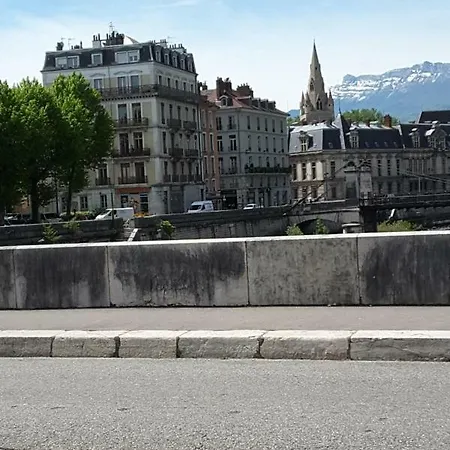 Σπίτι διακοπών Maison Et Jardin Sur La Quai De L'isere *