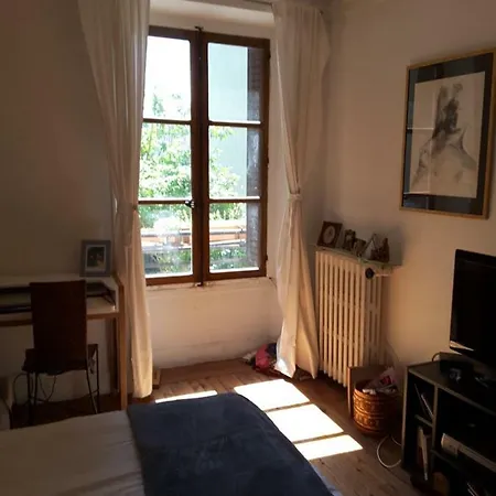 Maison Et Jardin Sur La Quai De L'isere Holiday home *
